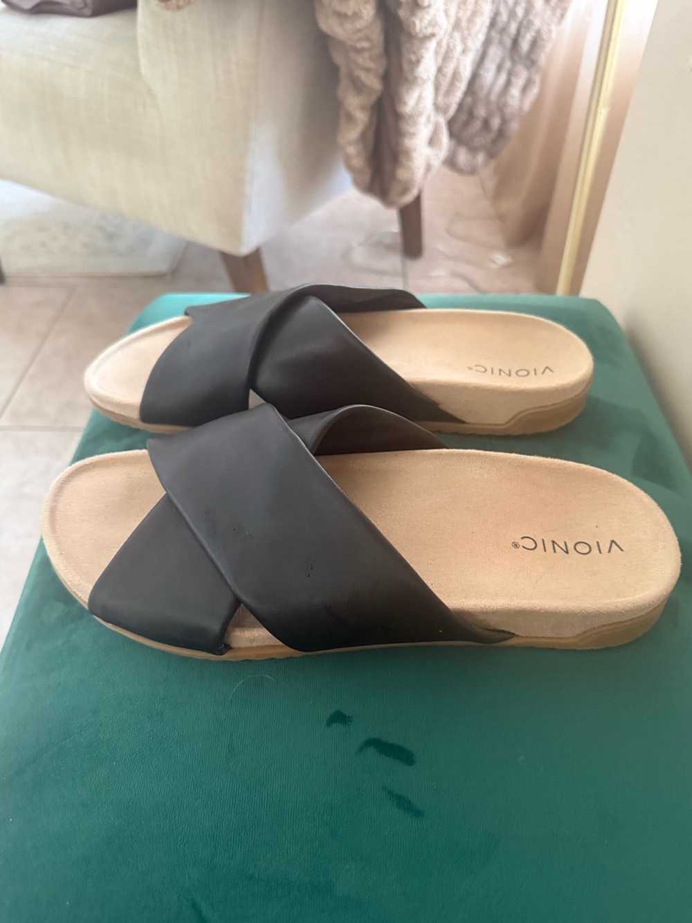 Vionic Black Etna Leather Crisscross Slide Sandal comfort arch support